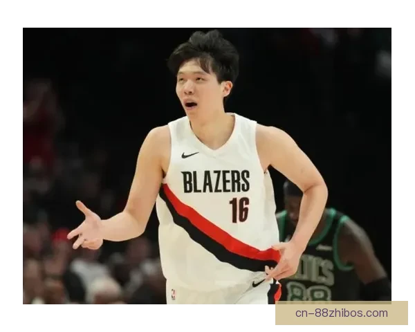 杨瀚森垃圾时间连铁三分负八